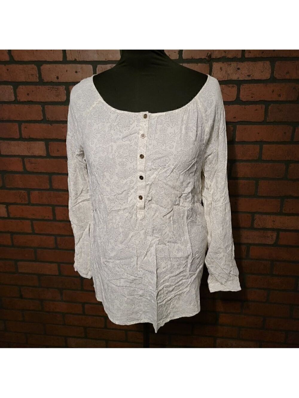 Faded Glory Cream and Gray floral long sleeve, scoop neck, henley top Size LG.